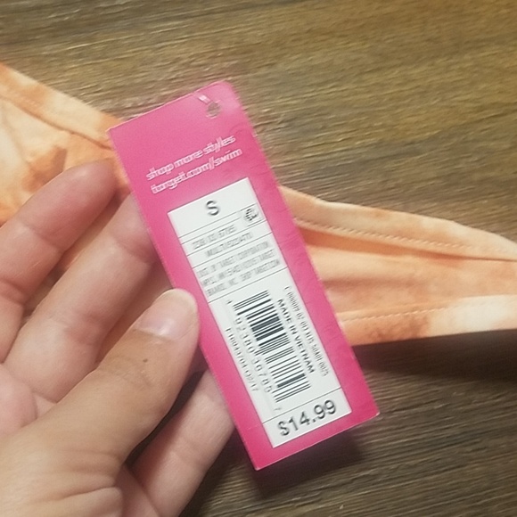 Nwt target swim suit top - Picture 2 of 3